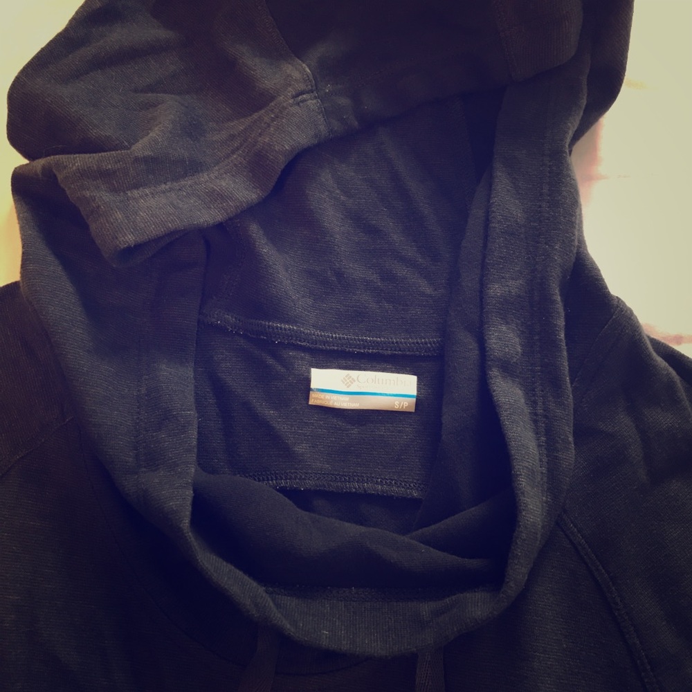 Mid length Columbia dress WITH POCKETS AND A HOOD